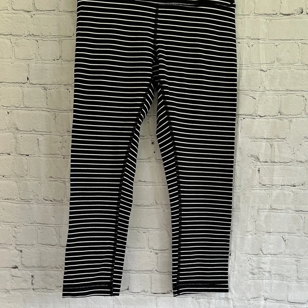 lululemon athletica cropped leggings